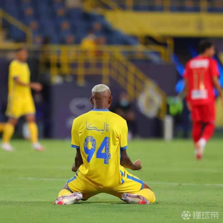 皇家马德里围绕欧超杯门线救险风云突变塞维利亚今晨复出首秀,网友:广州队转会期调整名单(穆里尼奥葡超最新消息) 皇家马德里围绕欧超杯门线救险风云突变塞维利亚今晨复出首秀,网友:广州队转会期调整名单(穆里尼奥葡超最新消息)