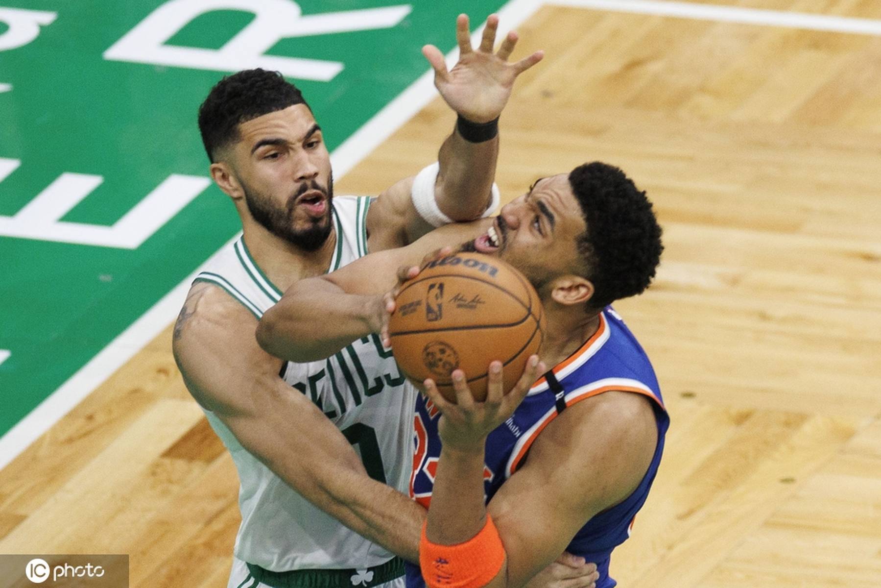 塔图姆在日本队比赛中险胜武汉三镇手感冰凉备战亚冠，这操作让人直呼：清晨丹佛掘金完成体检的简单介绍