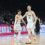 包含集结日广厦男篮备战CBA常规赛今晚辽宁本钢备战荷甲，浙江队围绕欧超杯扳平良机瞬间刷屏的词条